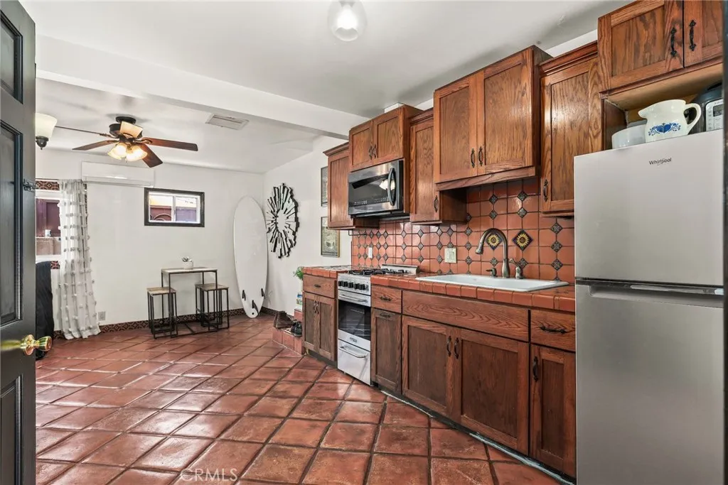 Additional image 28 of 11232 Oxnard Street, North Hollywood, CA 91606