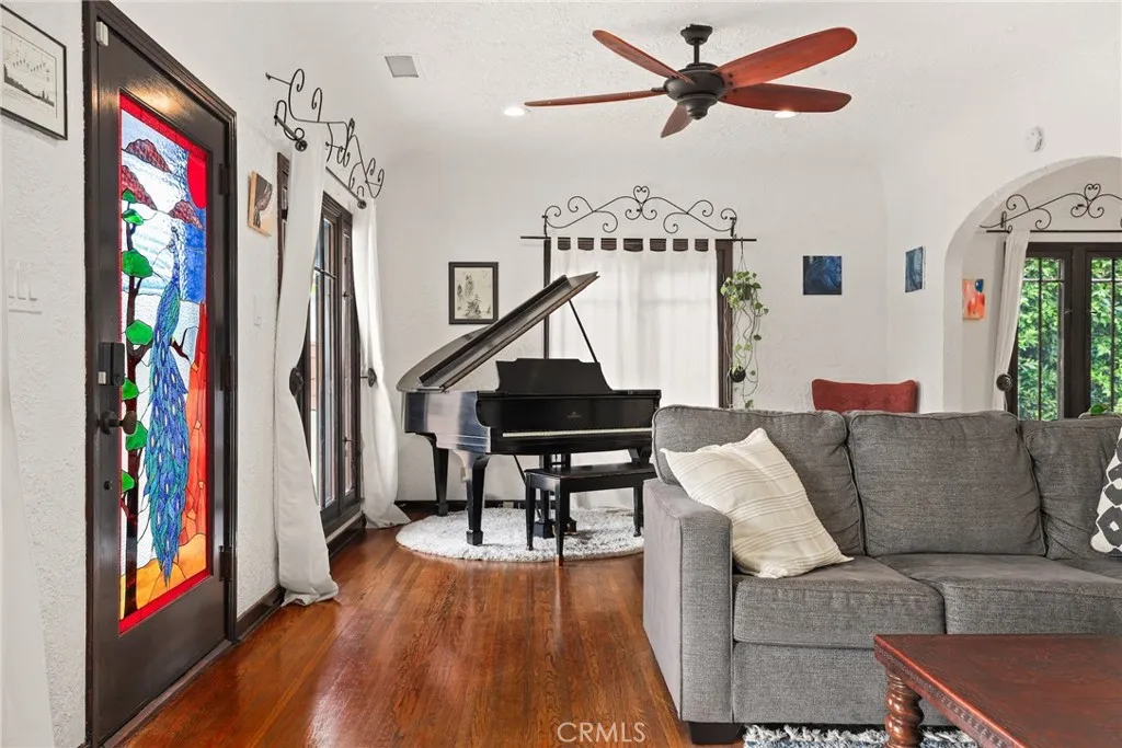 Additional image 12 of 11232 Oxnard Street, North Hollywood, CA 91606