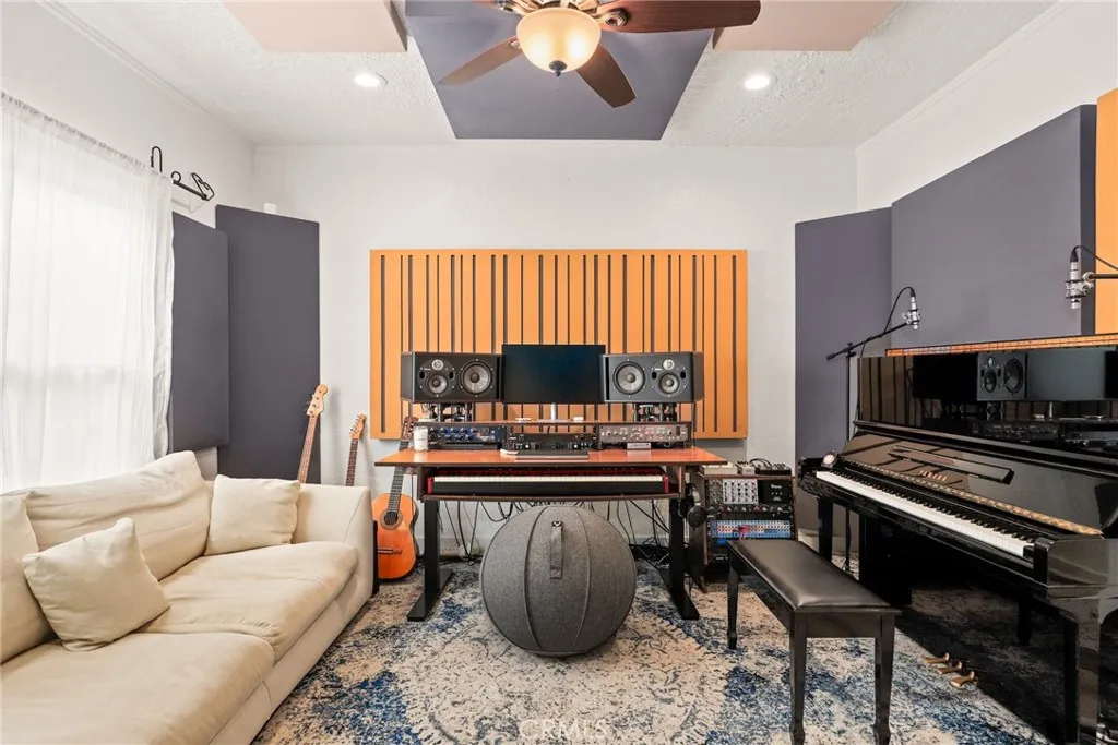 Additional image 69 of 11232 Oxnard Street, North Hollywood, CA 91606