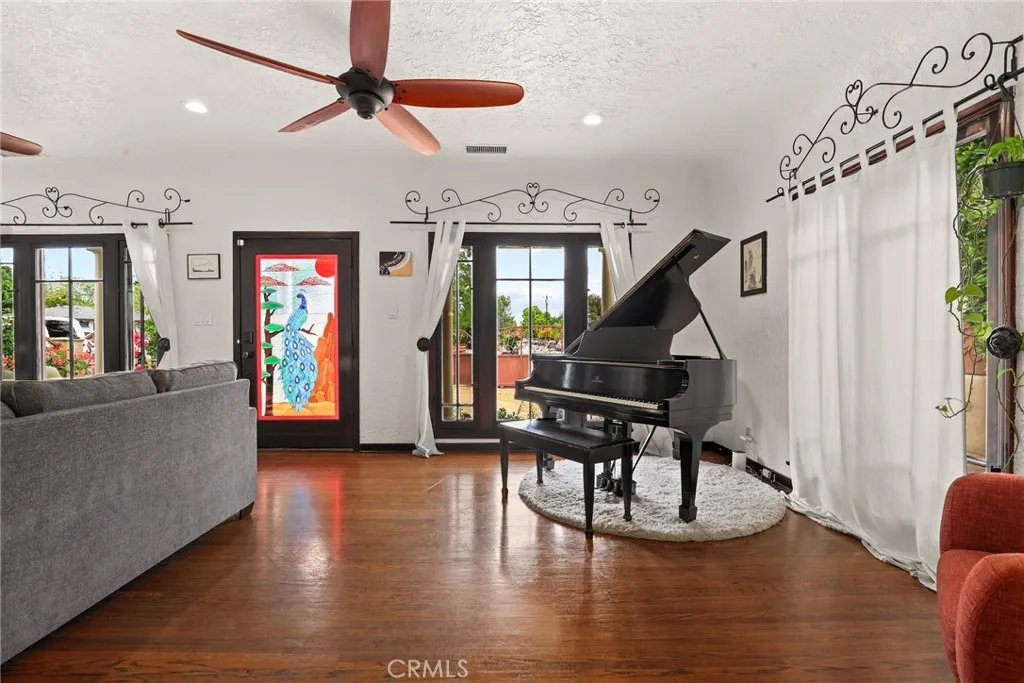 Additional image 61 of 11232 Oxnard Street, North Hollywood, CA 91606