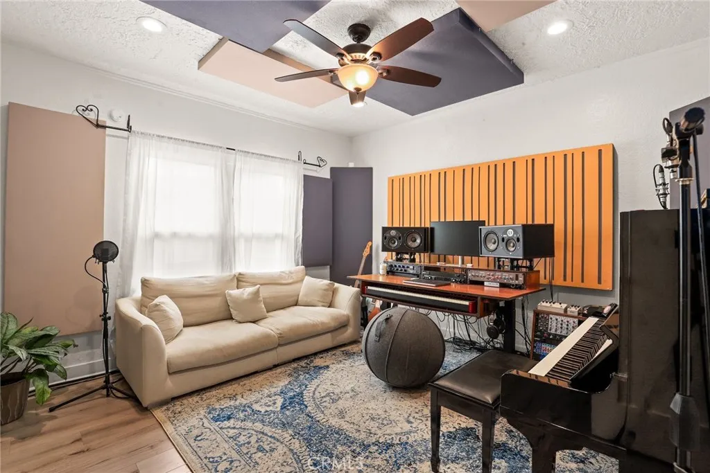 Additional image 68 of 11232 Oxnard Street, North Hollywood, CA 91606