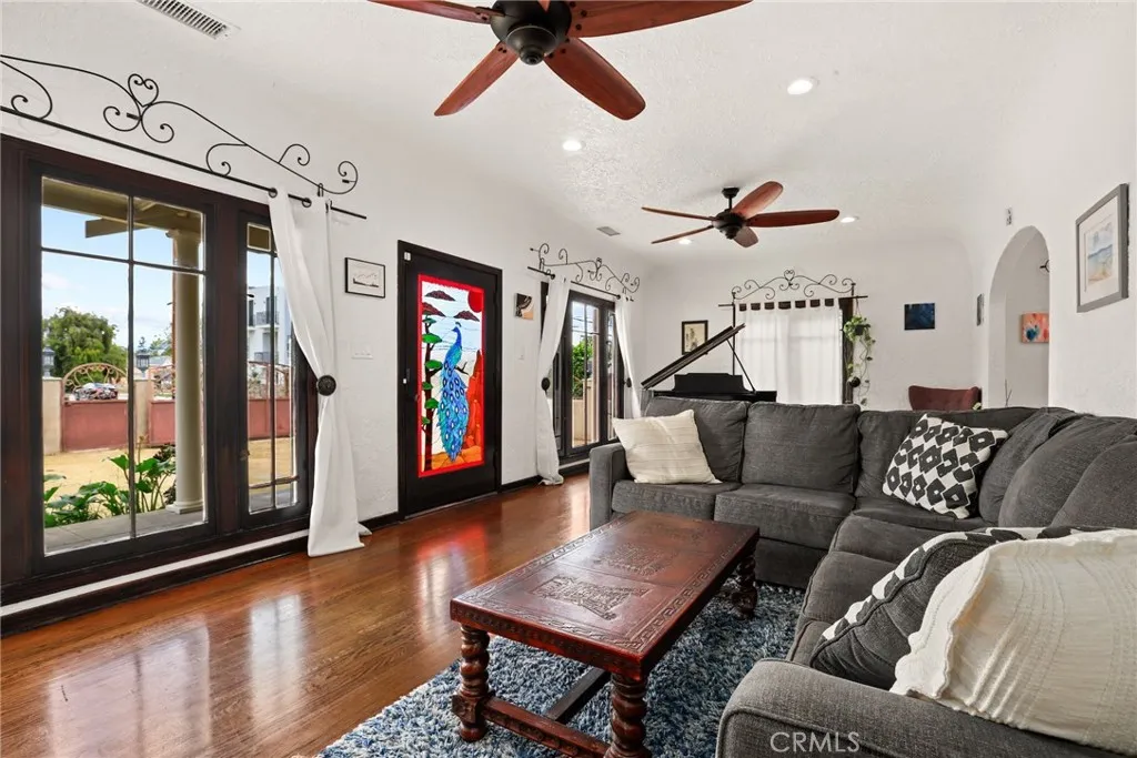 Additional image 58 of 11232 Oxnard Street, North Hollywood, CA 91606