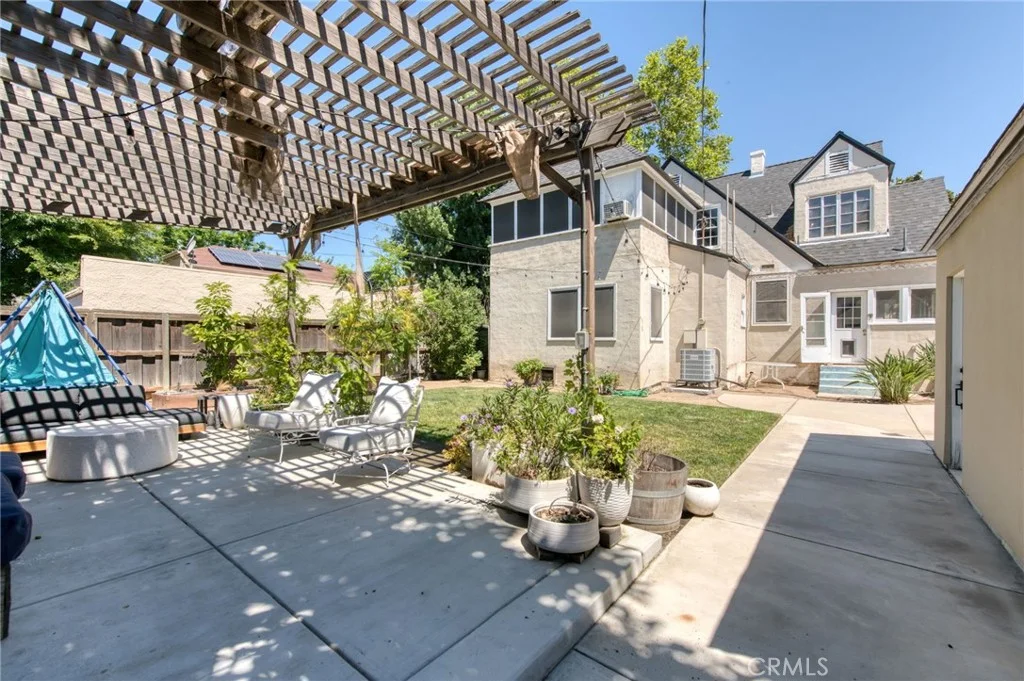 544 E Clinton Ave, Fresno, CA 93704