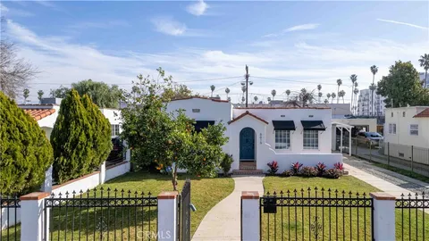 6616 Vesper Avenue, Van Nuys, CA 91405 - MLS#: SR25026182