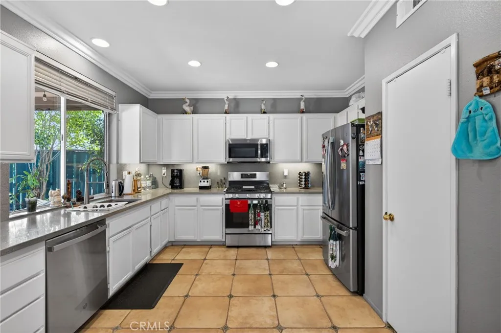 Additional image 9 of 12312 Edgecliff Ave, Sylmar, CA 91342