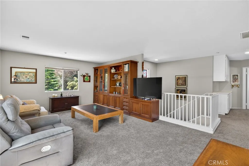 Additional image 12 of 12312 Edgecliff Ave, Sylmar, CA 91342