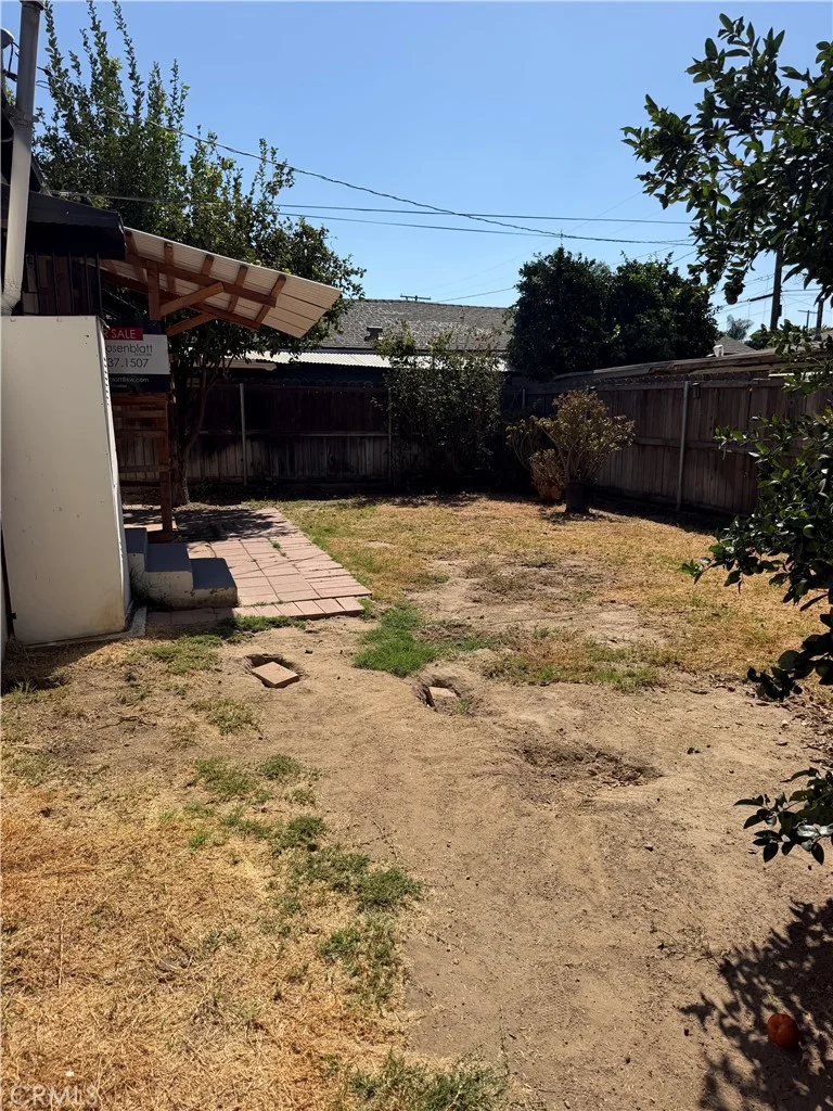 1196 W 3rd St, Pomona, CA 91766
