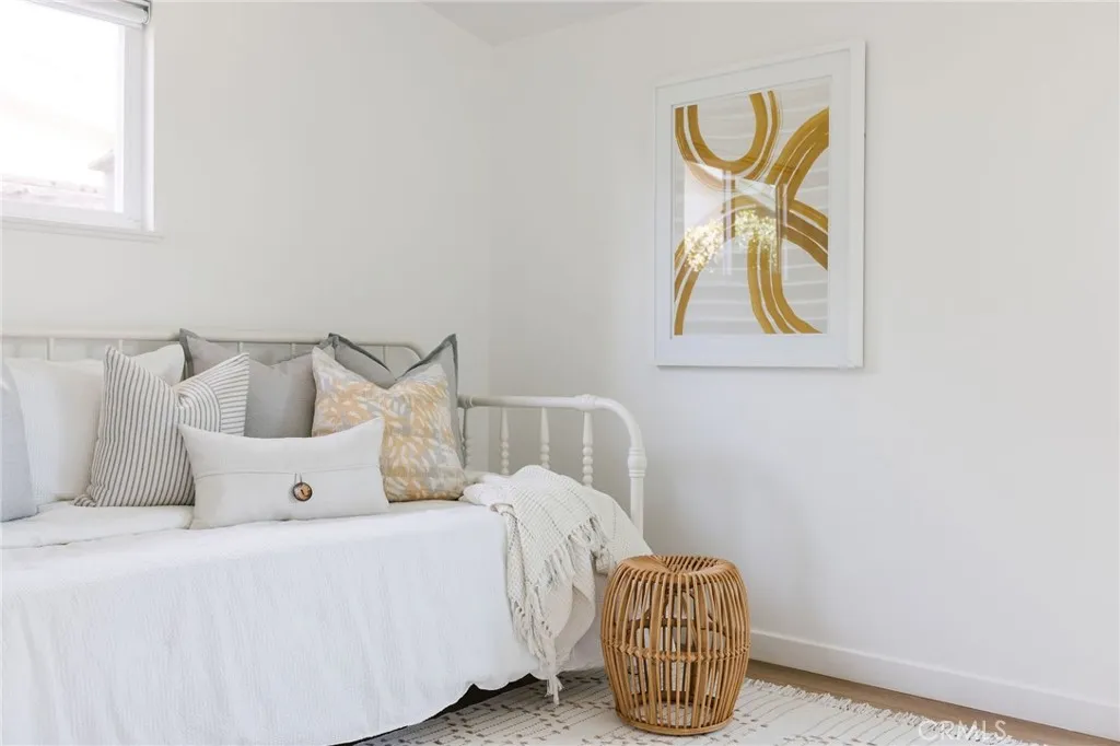 Additional image 86 of 2566 Oxford Ln, Costa Mesa, CA 92626