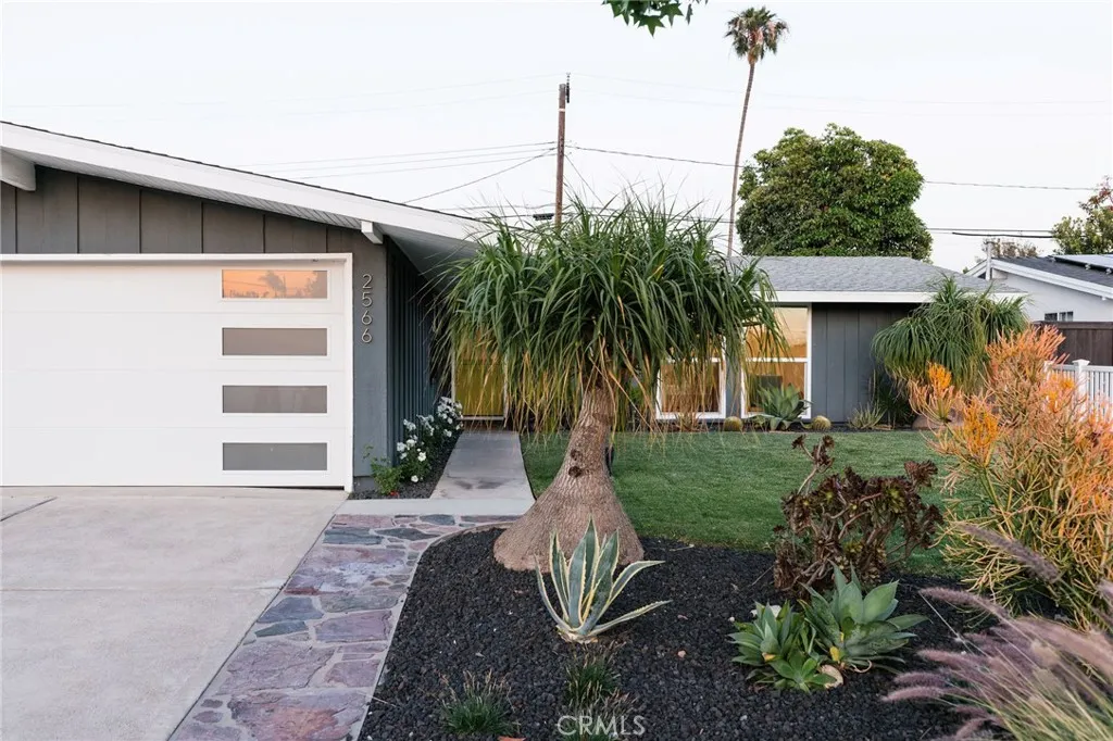 Additional image 57 of 2566 Oxford Ln, Costa Mesa, CA 92626