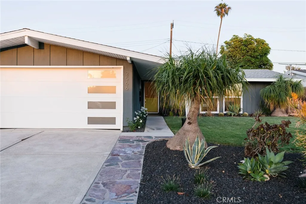 Additional image 114 of 2566 Oxford Ln, Costa Mesa, CA 92626