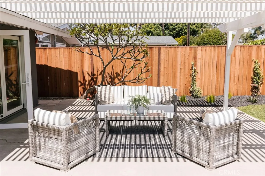 Additional image 46 of 2566 Oxford Ln, Costa Mesa, CA 92626