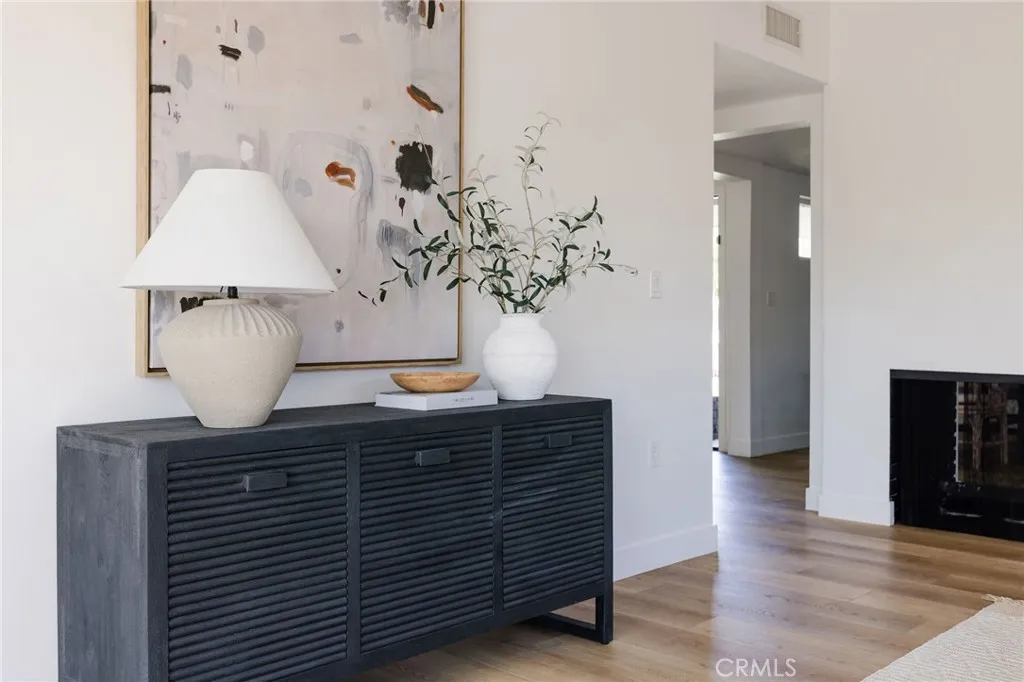 Additional image 76 of 2566 Oxford Ln, Costa Mesa, CA 92626