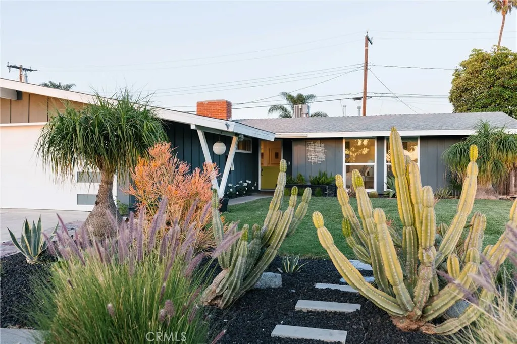 Additional image 59 of 2566 Oxford Ln, Costa Mesa, CA 92626