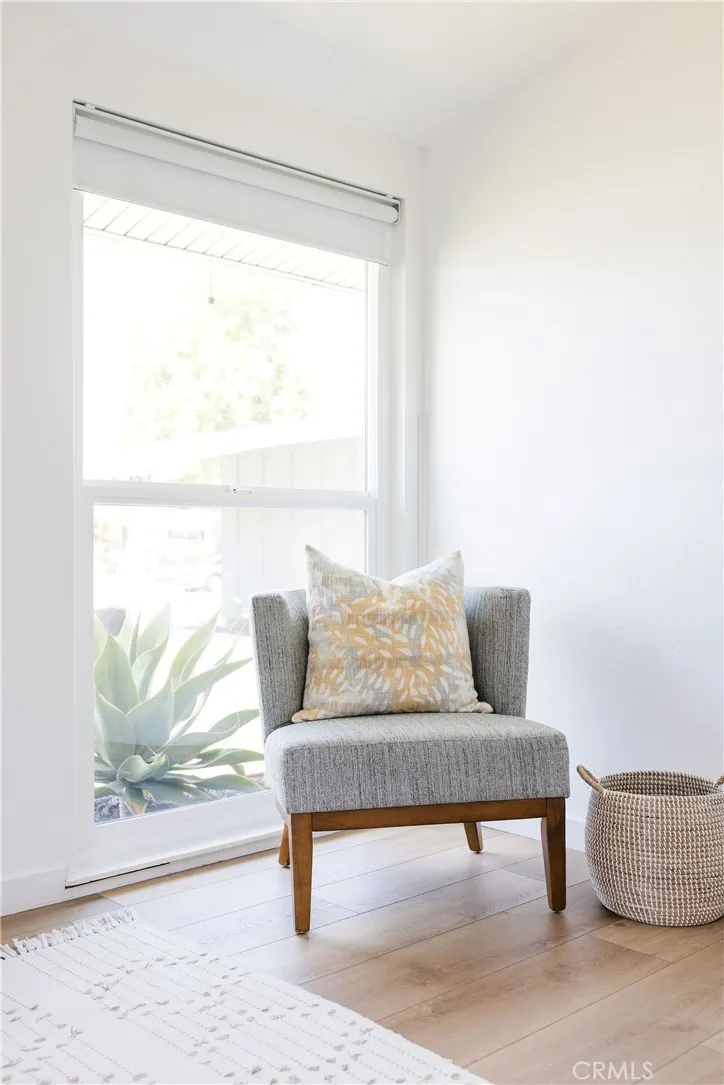 Additional image 87 of 2566 Oxford Ln, Costa Mesa, CA 92626