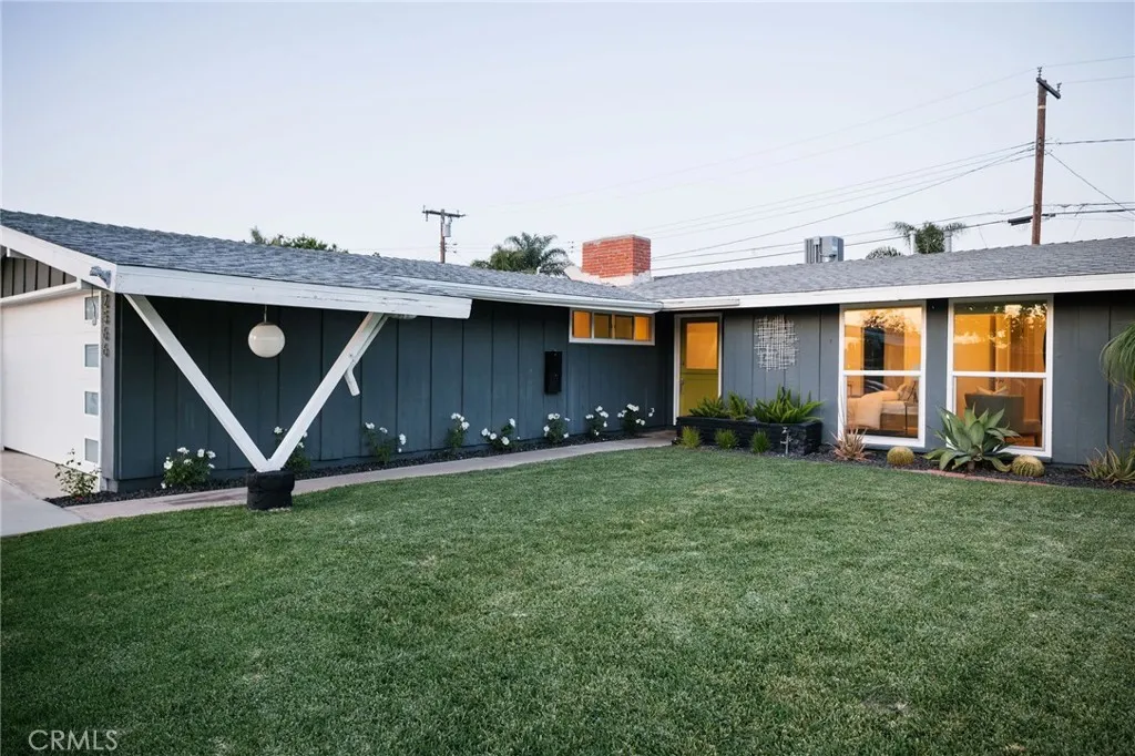 Additional image 61 of 2566 Oxford Ln, Costa Mesa, CA 92626