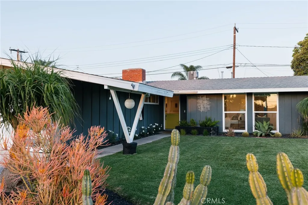 Additional image 60 of 2566 Oxford Ln, Costa Mesa, CA 92626