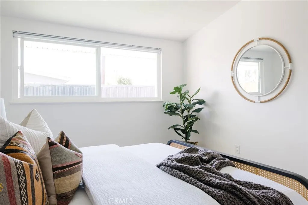 Additional image 82 of 2566 Oxford Ln, Costa Mesa, CA 92626