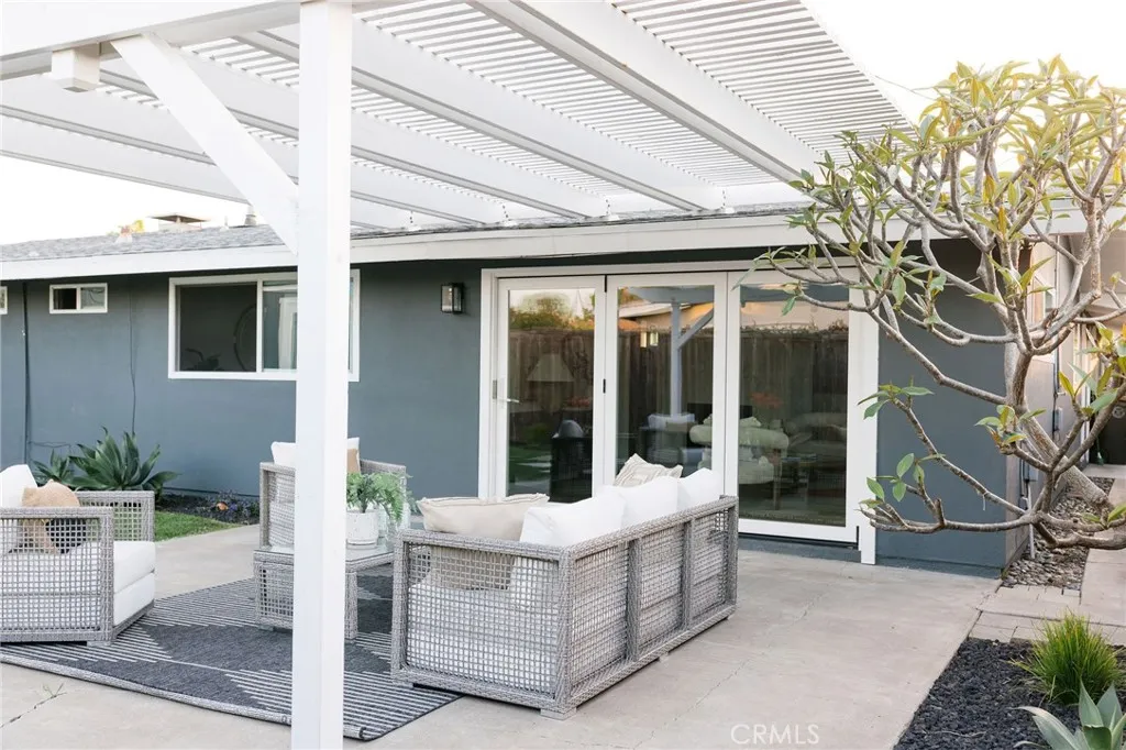 Additional image 109 of 2566 Oxford Ln, Costa Mesa, CA 92626