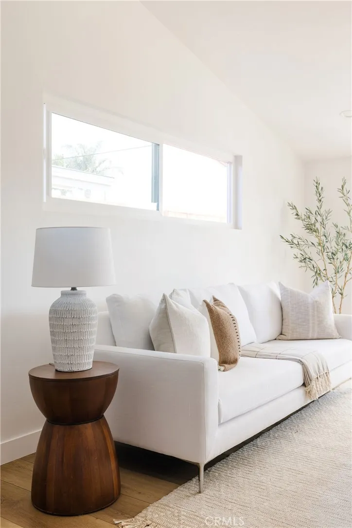 Additional image 74 of 2566 Oxford Ln, Costa Mesa, CA 92626