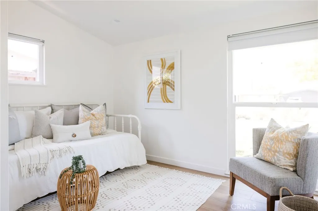 Additional image 85 of 2566 Oxford Ln, Costa Mesa, CA 92626