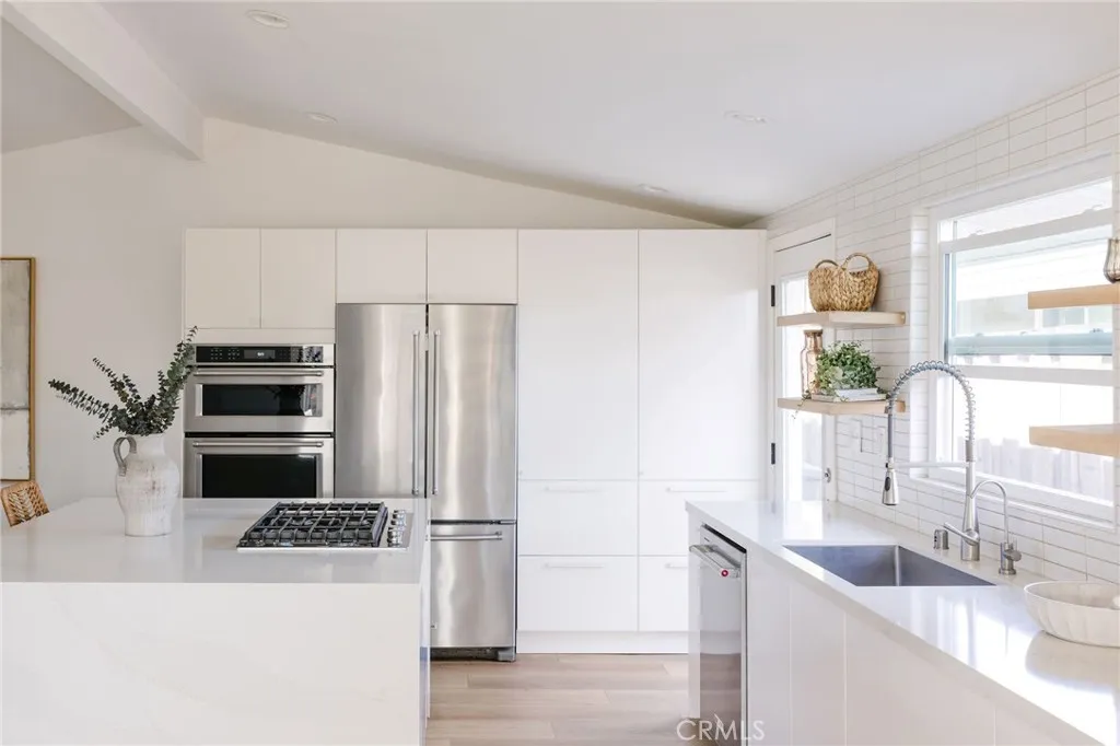 Additional image 68 of 2566 Oxford Ln, Costa Mesa, CA 92626
