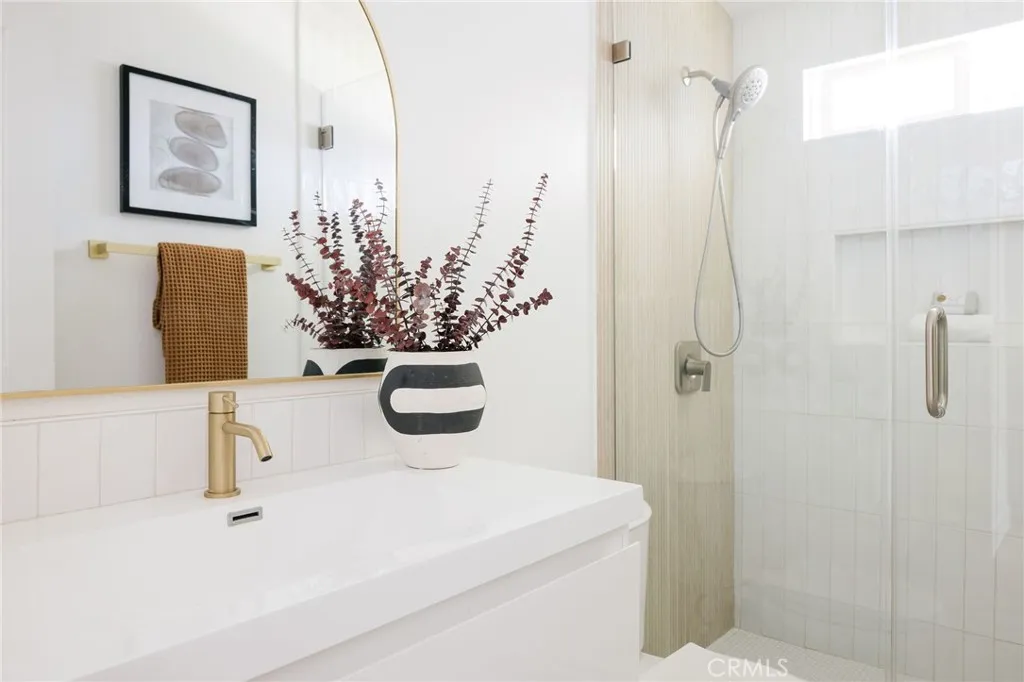 Additional image 38 of 2566 Oxford Ln, Costa Mesa, CA 92626