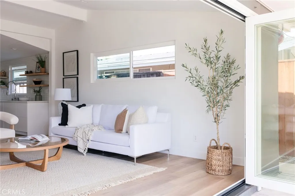 Additional image 97 of 2566 Oxford Ln, Costa Mesa, CA 92626
