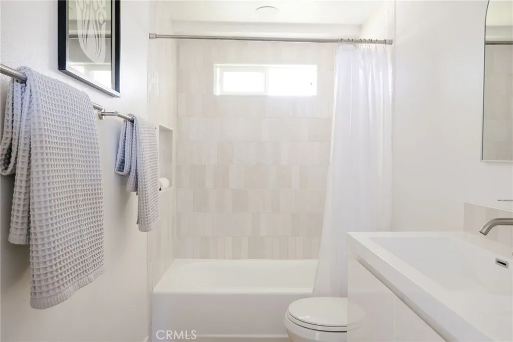 Additional image 90 of 2566 Oxford Ln, Costa Mesa, CA 92626
