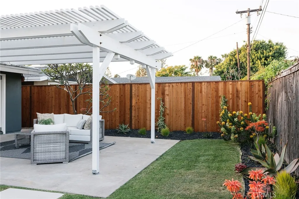 Additional image 54 of 2566 Oxford Ln, Costa Mesa, CA 92626