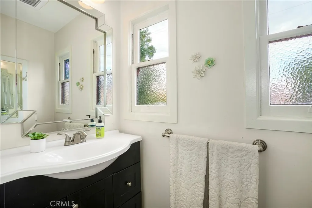 Additional image 47 of 733 Walnut Ave, Long Beach, CA 90813