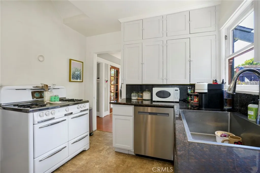 Additional image 40 of 733 Walnut Ave, Long Beach, CA 90813