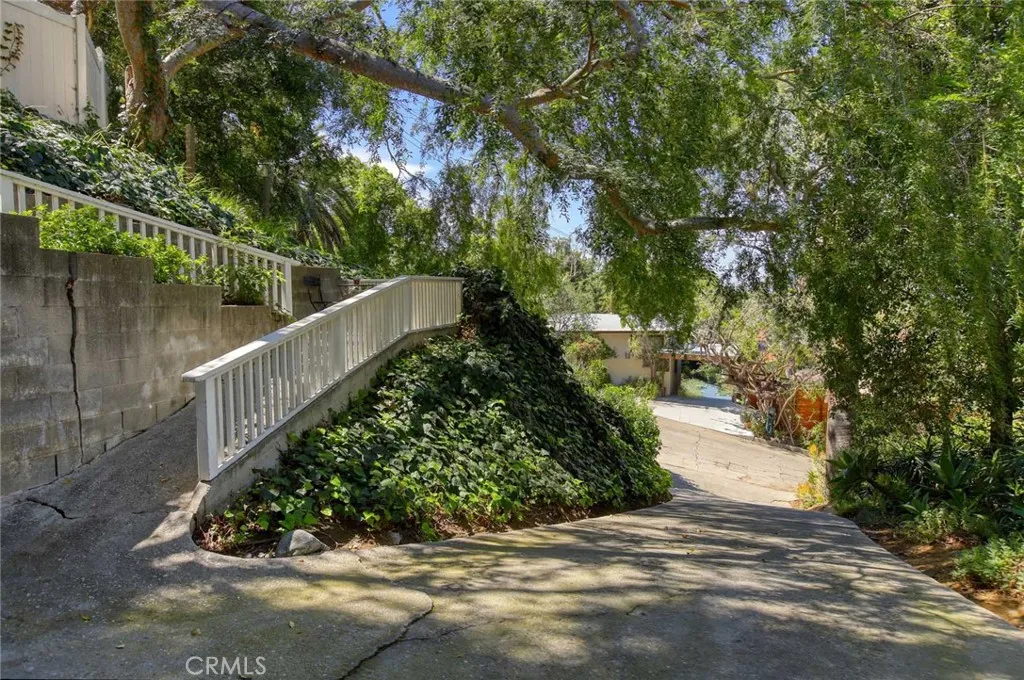 Additional image 91 of 3122 Oakcrest Dr, Los Angeles, CA 90068