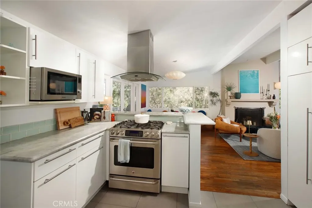 Additional image 12 of 3122 Oakcrest Dr, Los Angeles, CA 90068