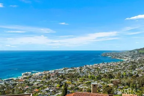 2378 Crestview Drive, Laguna Beach, CA MLS: LG25043981