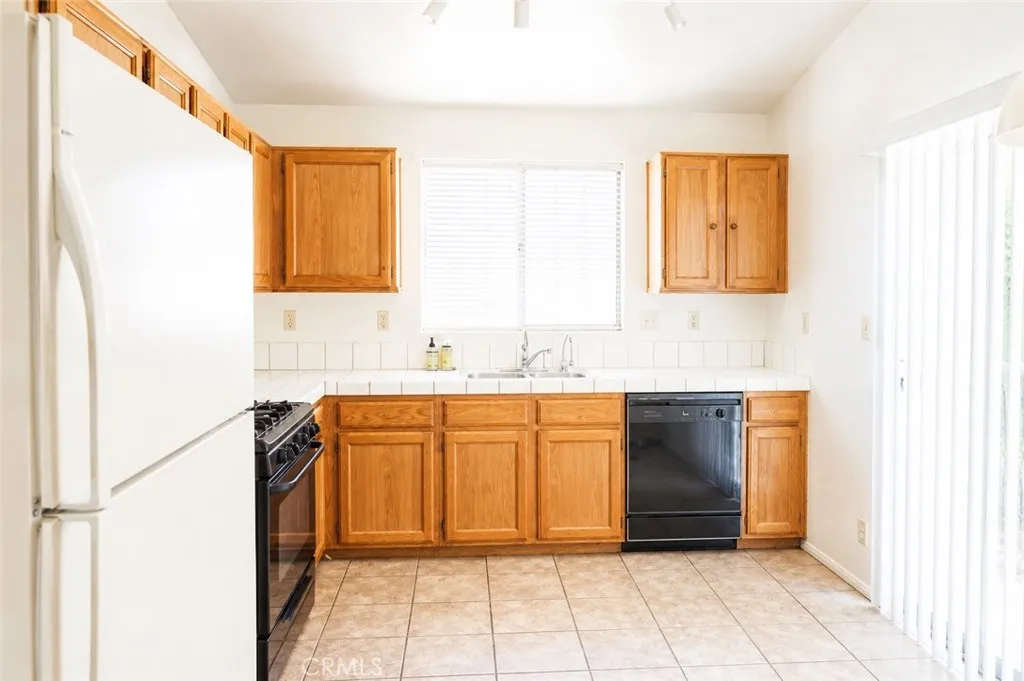Additional image 39 of 37001 Zinnia Street, Palmdale, CA 93550