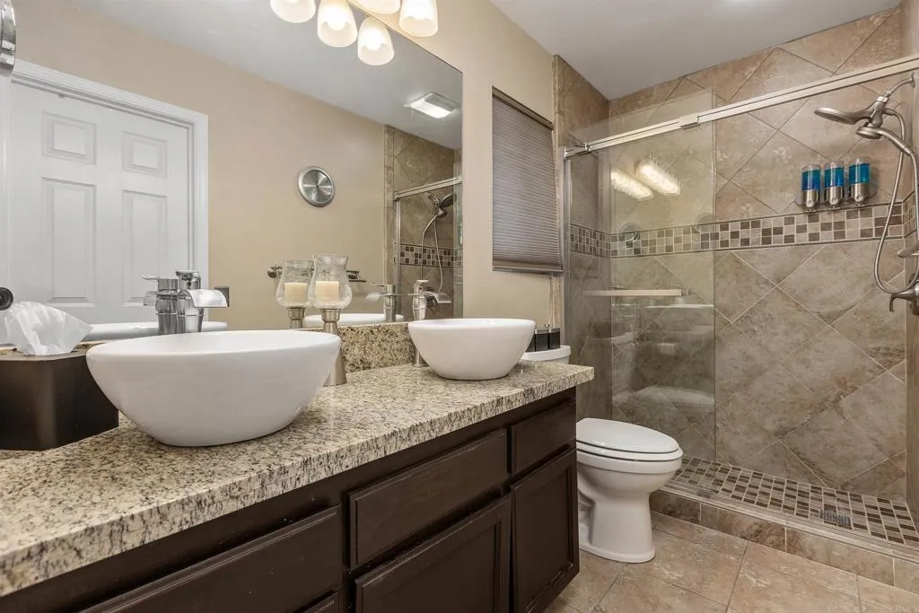 Additional image 16 of 220 Journeys End, Vista, CA 92083