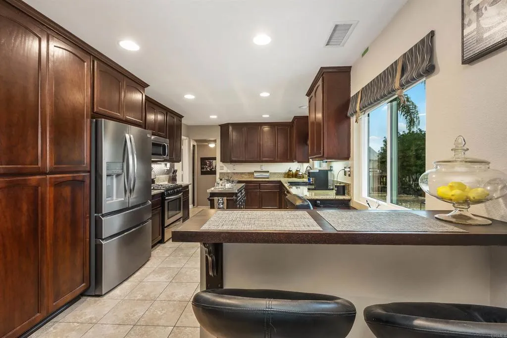 Additional image 13 of 220 Journeys End, Vista, CA 92083