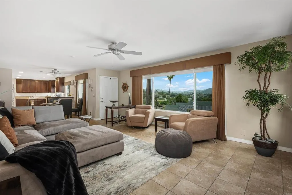 Additional image 33 of 220 Journeys End, Vista, CA 92083