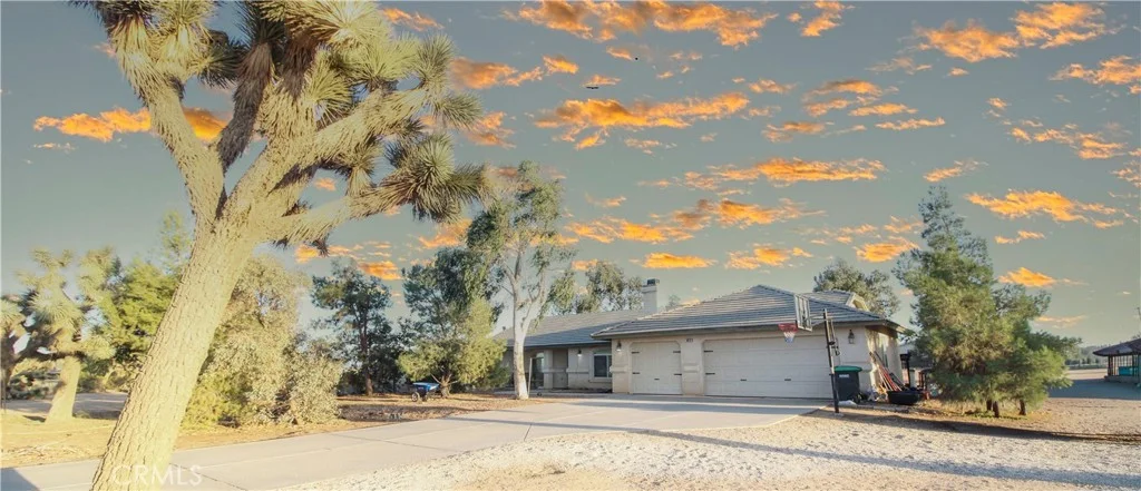 8979 Appleton St, Victorville, CA 92392