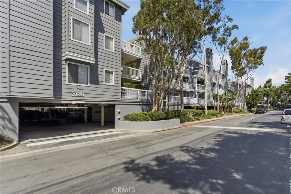 Additional image 68 of 20251 Cape Coral Lane Unit 101, Huntington Beach, CA 92646