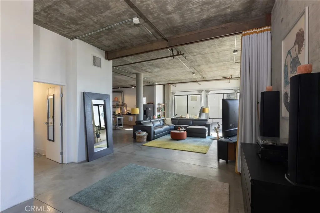 Additional image 86 of 835 Locust Avenue Unit 419, Long Beach, CA 90813
