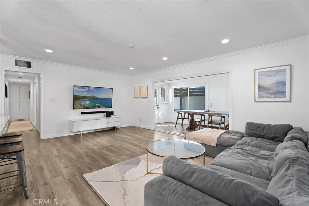 Additional image 6 of 195 Broadway, Costa Mesa, CA 92627