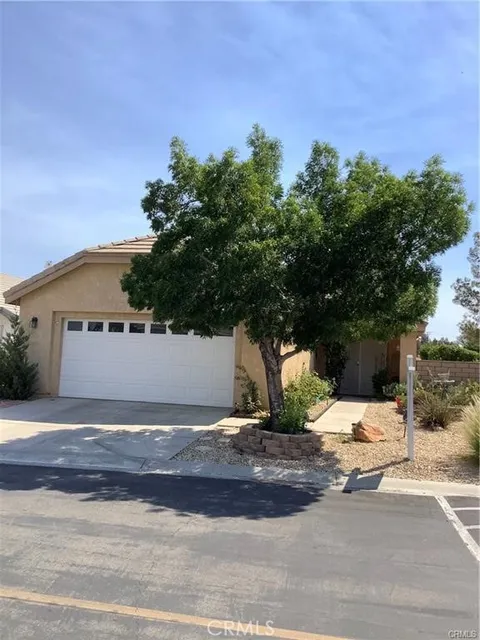 11253 Pleasant Hills Drive, Apple Valley, CA MLS: HD25085846