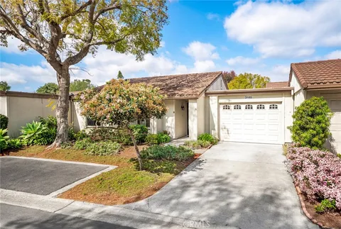 3185 Via Buena Vista Unit B, Laguna Woods, CA 92637 - MLS#: OC25064574