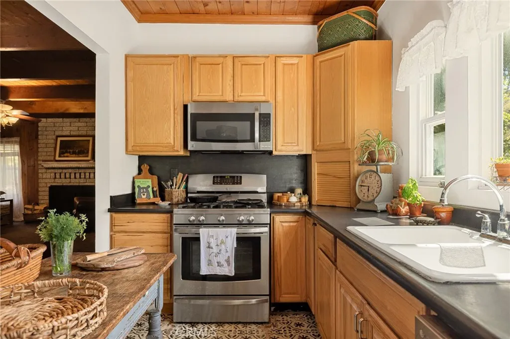 Additional image 6 of 482 Zuger Court, Crestline, CA 92325