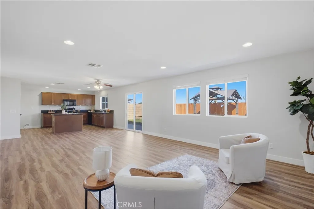 Additional image 6 of 44640 Driftwood St, Lancaster, CA 93535