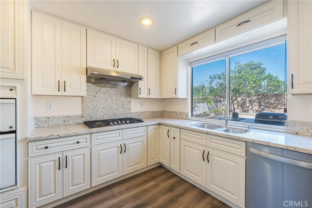 35 Rhode Is, Irvine, CA 92606 photo 5