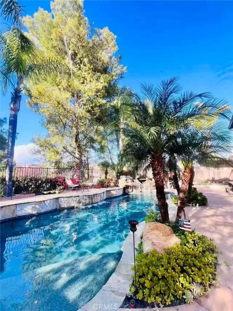 43271 Brookway Dr, Temecula, CA 92592 photo 2