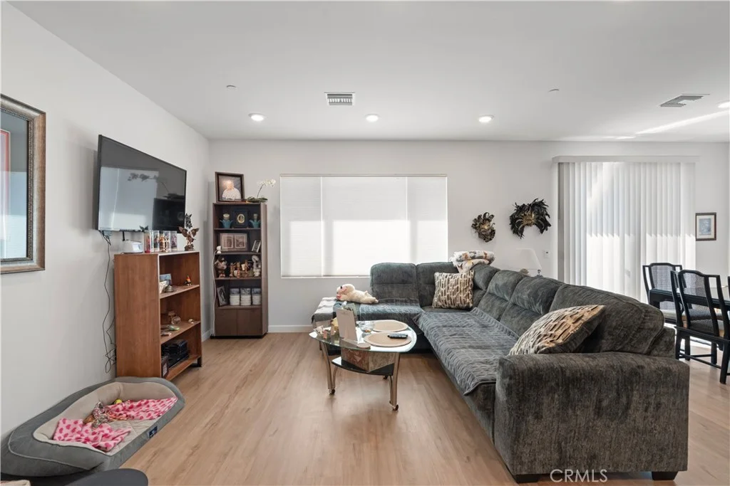 3218 Garnet, Lancaster, CA 93535 photo 5
