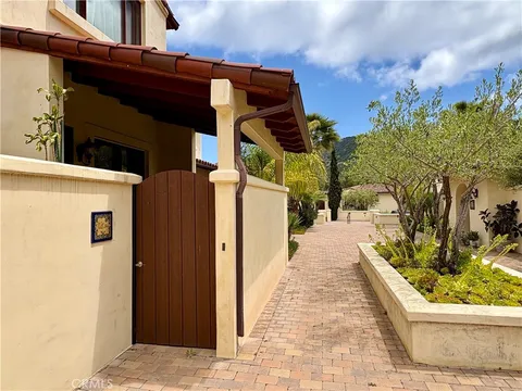 344 Triana Lane Unit 102, Avalon, CA MLS: SB25091064